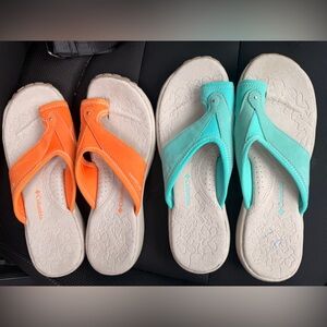 Columbia Women's Flip Flops in Orange & Teal. Size 8